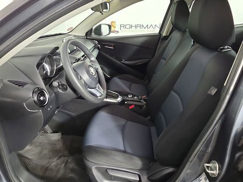 Used 2017 Toyota Yaris iA image 18