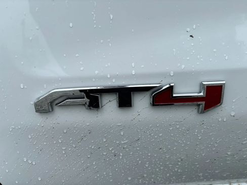 Used 2021 GMC Sierra 1500 AT4 w/ AT4 Preferred Package AWD/4WD image 3
