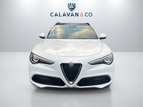 Used 2022 Alfa Romeo Stelvio Ti image 2