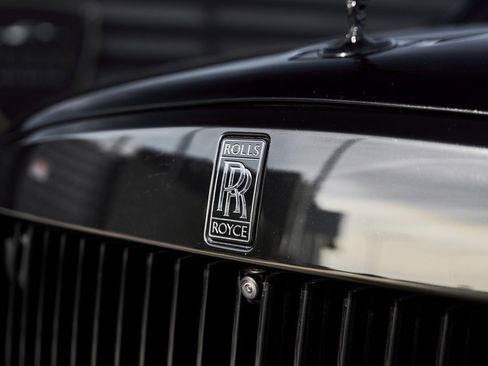 Used 2021 Rolls-Royce Cullinan Black Badge image 9