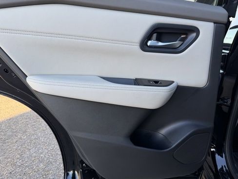 Certified 2023 Nissan Rogue SL w/ SL Premium Package image 13