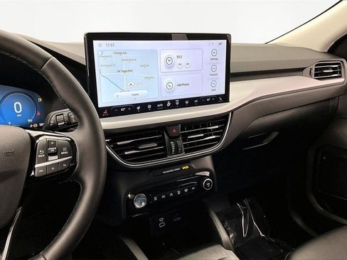 Used 2023 Ford Escape Platinum image 6