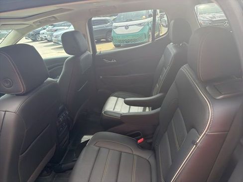 Used 2021 GMC Acadia Denali w/ Denali Technology Package AWD/4WD image 10