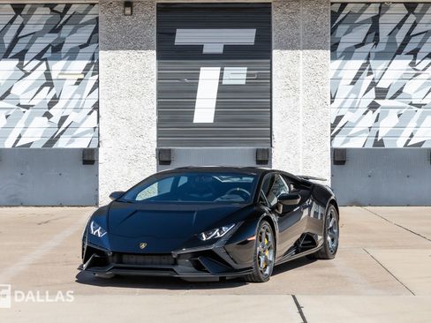 Used 2023 Lamborghini Huracan Tecnica image 5