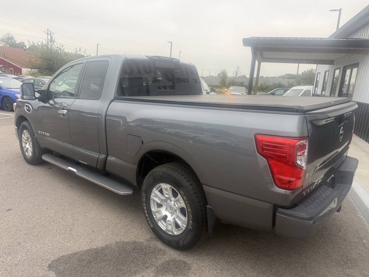 Used 2017 Nissan Titan SV RWD image 12