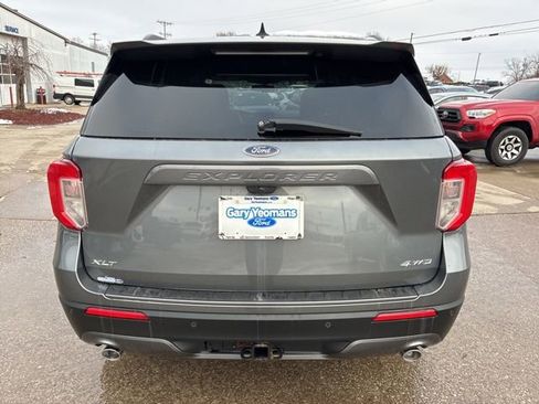 Used 2022 Ford Explorer XLT w/ Equipment Group 202A image 6