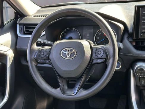 Used 2021 Toyota RAV4 XLE AWD/4WD image 19