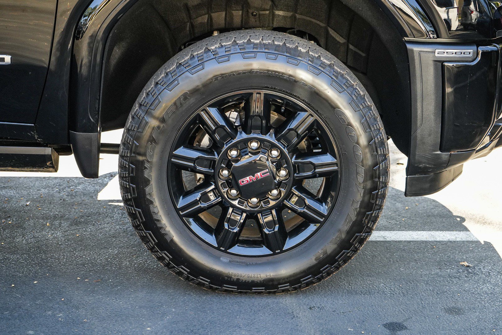 Used 2026 GMC Sierra 2500 AT4 w/ AT4 Premium Plus Package AWD/4WD image 10