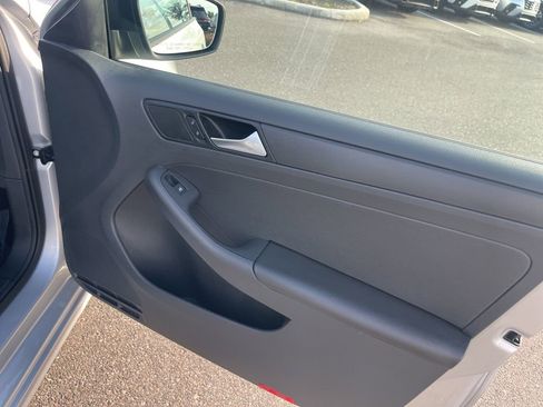 Used 2016 Volkswagen Jetta S FWD image 34