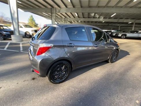 Used 2013 Toyota Yaris L image 8