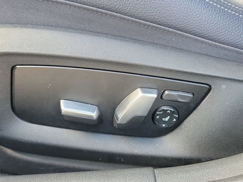 Used 2019 BMW 540i w/ Executive Package image 25