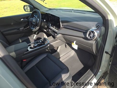 New 2026 Chevrolet Equinox LT w/ Convenience Package II image 28