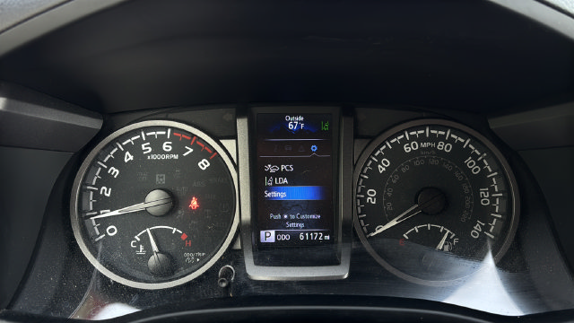 Used 2022 Toyota Tacoma TRD Off-Road w/ Technology Package AWD/4WD image 13