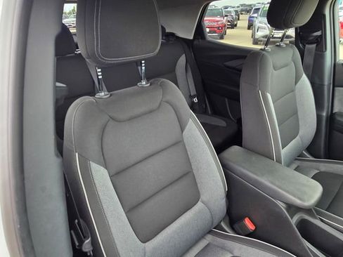 Used 2025 Chevrolet TrailBlazer LT AWD/4WD image 9