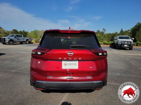 Used 2024 Nissan Rogue SL w/ SL Premium Package image 5