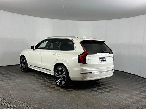 Used 2025 Volvo XC90 B5 Core w/ Protection Package Premier image 9
