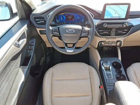 Used 2022 Ford Escape Titanium w/ Class II Trailer Tow Package image 12