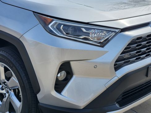 Used 2019 Toyota RAV4 Limited w/ Limited Grade Weather Package image 7