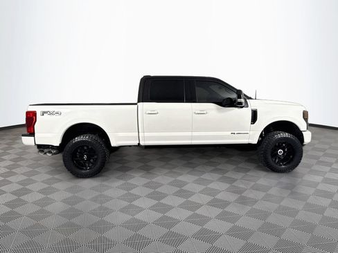 Used 2022 Ford F350 Lariat w/ Black Appearance Package AWD/4WD image 8