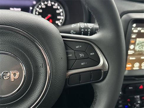 Used 2022 Jeep Renegade Latitude image 17