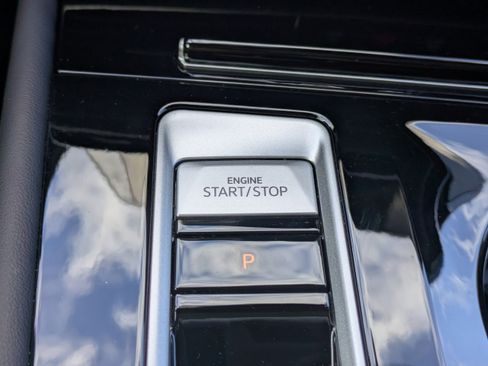 Used 2025 Volkswagen Atlas SEL Premium R-Line AWD/4WD image 35