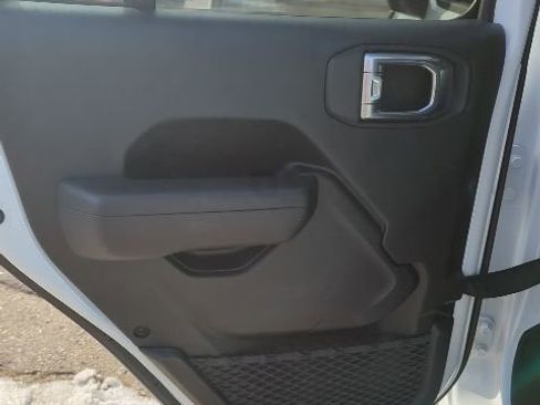 Used 2023 Jeep Gladiator Willys image 21