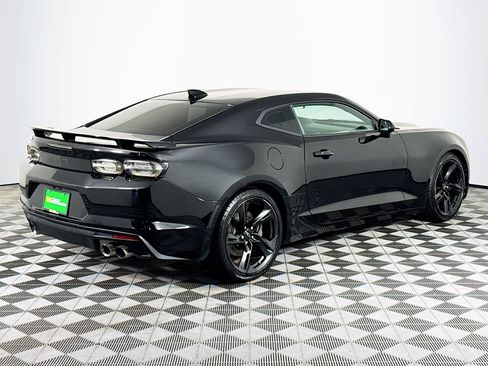 Used 2021 Chevrolet Camaro SS RWD image 8