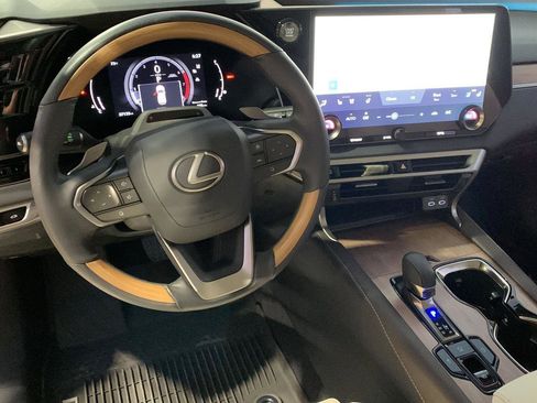 Used 2024 Lexus RX 350 w/ Convenience Package image 17