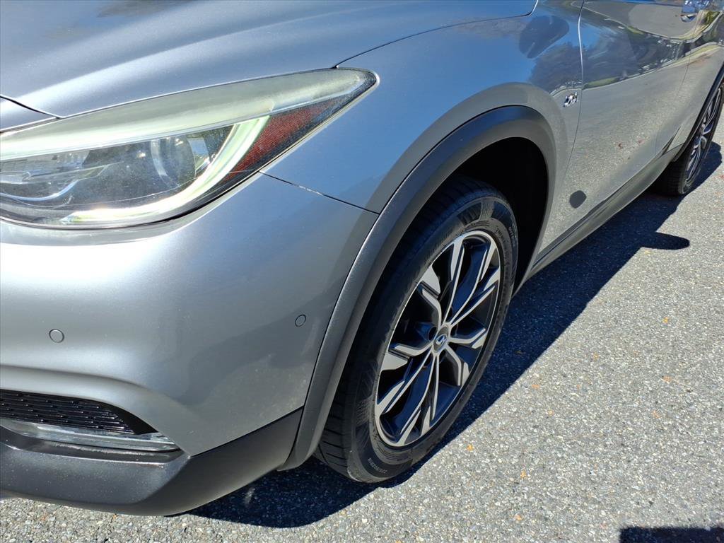 Used 2017 INFINITI QX30 Premium w/ Navigation Package AWD/4WD image 8