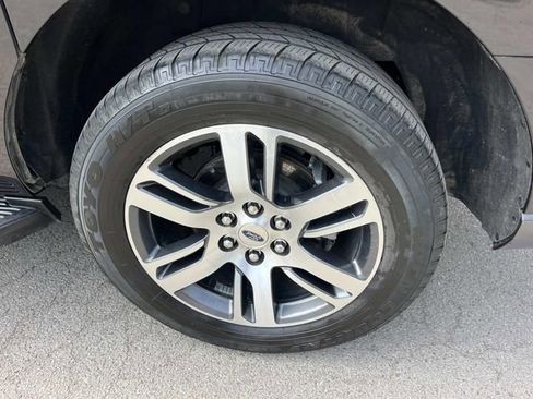 Used 2024 Ford Expedition Max Limited image 11