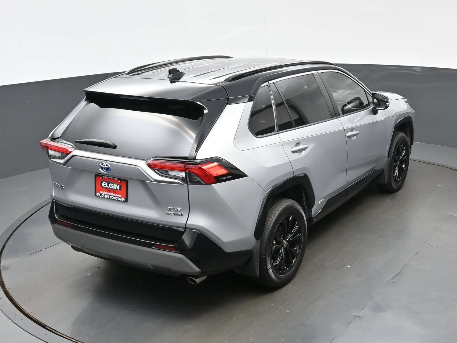 Used 2024 Toyota RAV4 XSE w/ Weather Package AWD/4WD image 42