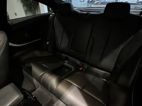 Used 2019 BMW 440i Coupe w/ M Sport Package RWD image 32