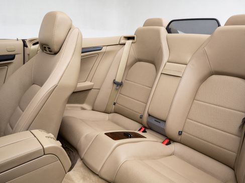 Used 2011 Mercedes-Benz E 550 Cabriolet image 25