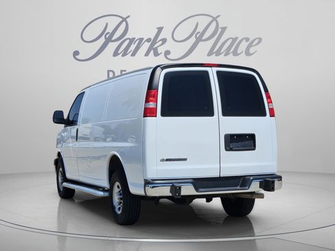Used 2024 Chevrolet Express 2500 w/ Driver Convenience Package RWD image 3