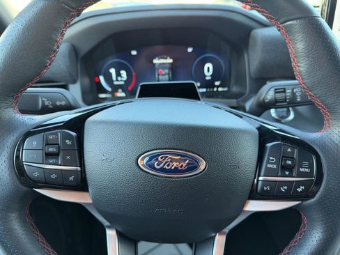 Used 2025 Ford Explorer ST-Line w/ ST-Line Street Pack image 13