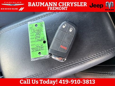 Used 2025 Jeep Compass Trailhawk AWD/4WD image 28