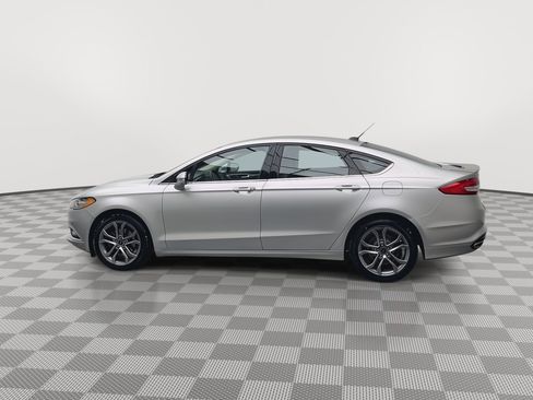 Used 2017 Ford Fusion SE image 31