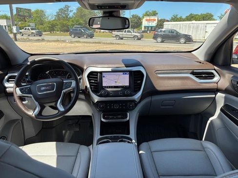Used 2023 GMC Acadia SLT image 9