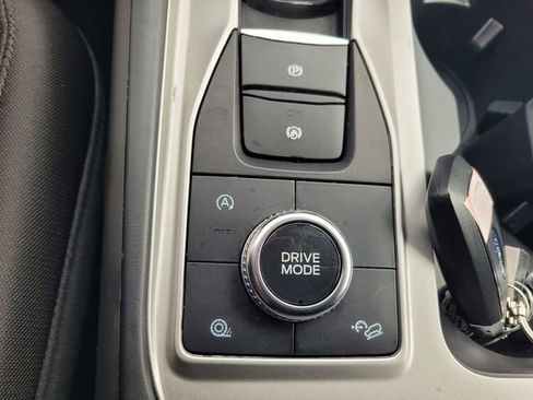 Certified 2022 Ford Explorer XLT image 25