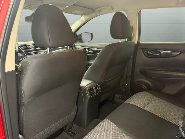 Certified 2021 Nissan Rogue Sport SV FWD image 31
