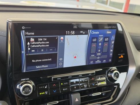 Used 2021 Toyota Highlander Limited image 22