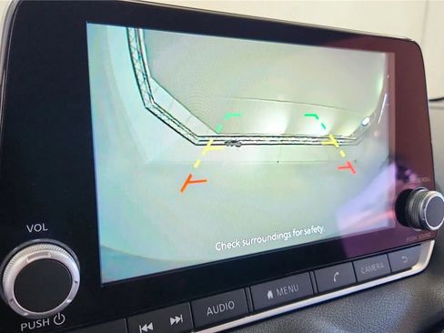 Used 2024 Nissan Sentra SV FWD image 28
