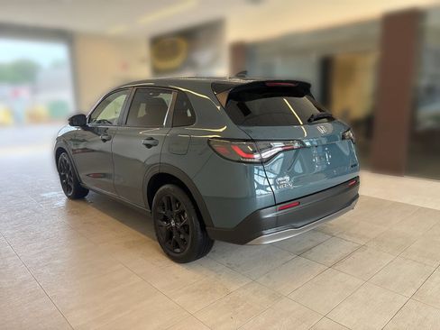 Certified 2025 Honda HR-V Sport image 3