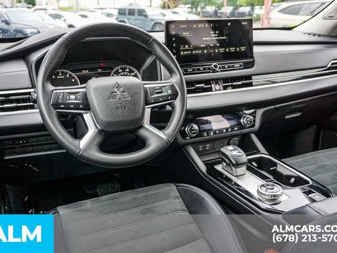 Used 2025 Mitsubishi Outlander SE FWD image 29