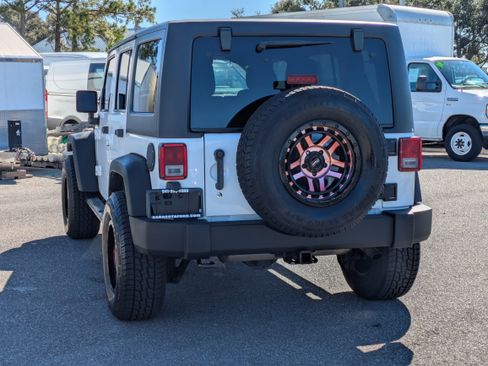 Used 2012 Jeep Wrangler Unlimited Sport image 6