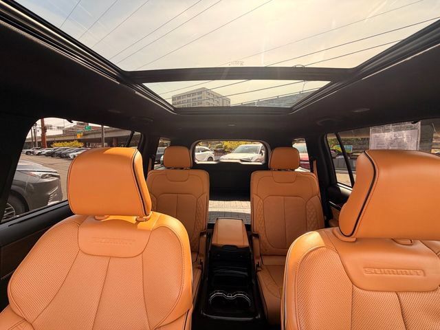 Used 2023 Jeep Grand Cherokee L Summit w/ Luxury Tech Group V AWD/4WD image 27