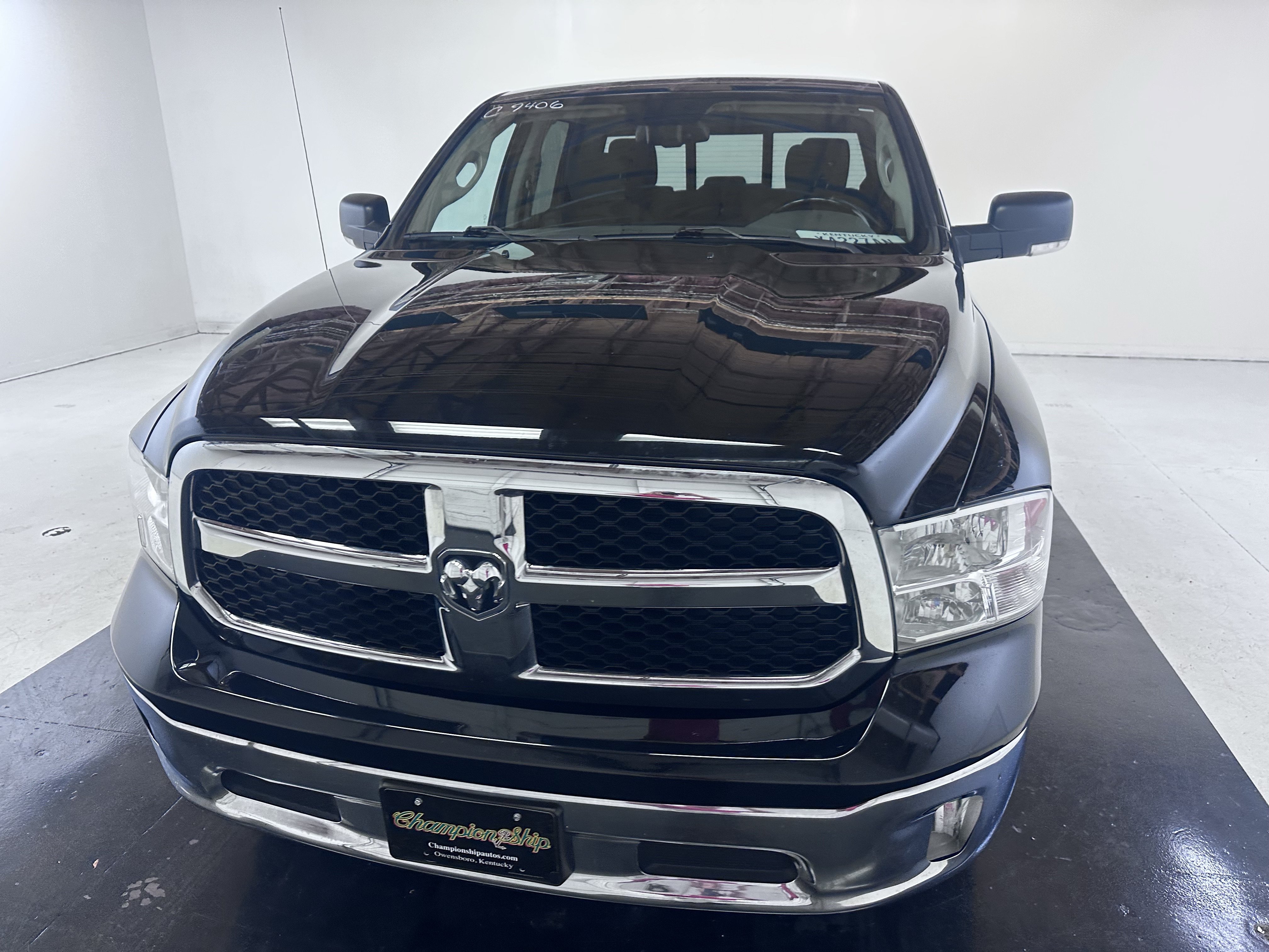 Used 2019 RAM 1500 Classic SLT w/ Luxury Group AWD/4WD image 6