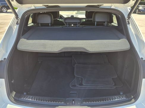 Used 2020 Porsche Macan AWD/4WD image 15