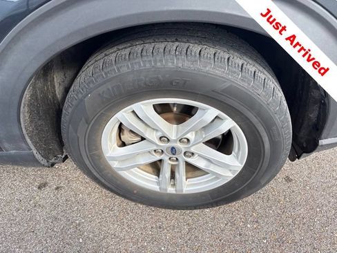 Used 2023 Ford Explorer XLT RWD image 15