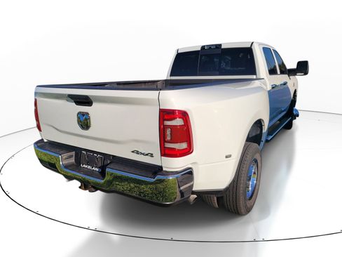 Used 2024 RAM 3500 Tradesman w/ Chrome Appearance Group AWD/4WD image 4